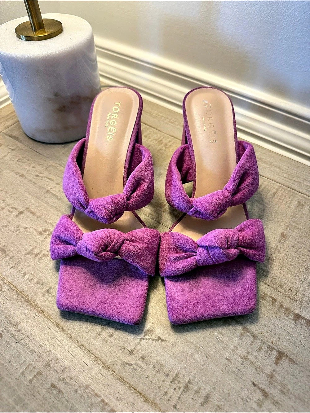 Torgeis Bow Heels in Purple Like New
